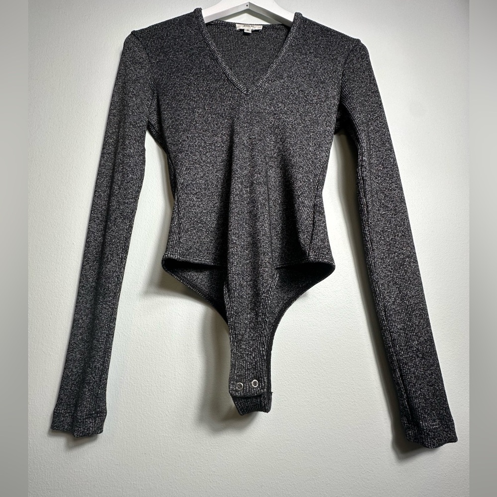 AGOLDE Tavi Mélange Rib Knit V Neck Sexy Bodysuit Size Medium - Picture 8 of 13
